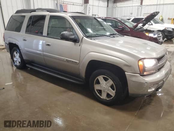 2003 Chevrolet TrailBlazer EXT LT z VIN 1GNET16S936165887, wystawiony jako Copart lot #55245805 z przebiegiem 171 484 mil mil oraz Nie do naprawy • Non repairable. Historia ofert i sprzedaży dostępna na DreamBid. Obrazek 4.