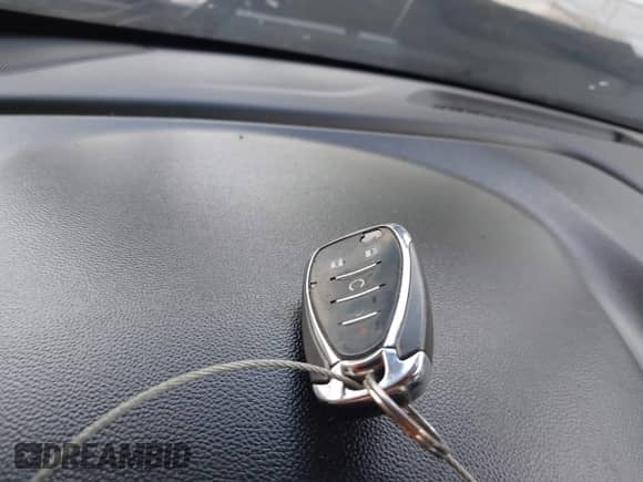 2019 Chevrolet Traverse LT with VIN 1GNERHKW0KJ212185, listed as a IAAI auction lot 43172796 with 97,608 mi miles and . Bid and sale history available at DreamBid. Image 11.