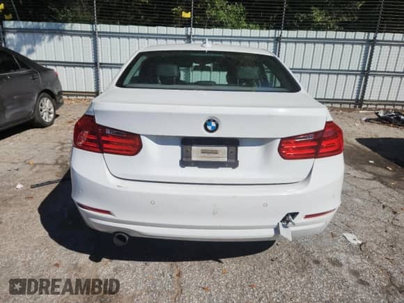 2015 BMW 3 Series 320i с VIN WBA3B1G56FNT07311, выставлен на аукционе Copart как лот 82003445 с пробегом 111 536 миль миль и Списание • Salvage title. История ставок и продаж доступна на DreamBid. Изображение 6.