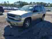 2006 Chevrolet TrailBlazer LT z VIN 1GNDS13SX62202394, wystawiony jako IAAI lot #43436574 z przebiegiem 162 902 mil mil oraz . Historia ofert i sprzedaży dostępna na DreamBid. Obrazek 2.