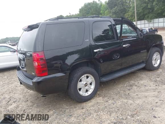 2008 Chevrolet Tahoe 1LT z VIN 1GNFC13058R255986, wystawiony jako IAAI lot #42531971 z przebiegiem 208 660 mil mil oraz . Historia ofert i sprzedaży dostępna na DreamBid. Obrazek 4.