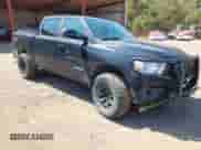 2019 Ram 1500 Big Horn z VIN 1C6SRFFT4KN802261, wystawiony jako IAAI lot #43239623 z przebiegiem 125 342 mil mil oraz . Historia ofert i sprzedaży dostępna na DreamBid. Obrazek 1.