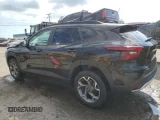 2024 Chevrolet Trax LT с VIN KL77LHE20RC127340, выставлен на аукционе Copart как лот 81005425 с пробегом 21 078 миль миль и Списание • Salvage title. История ставок и продаж доступна на DreamBid. Изображение 2.