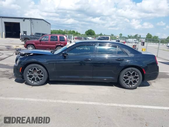 2015 Chrysler 300 S с VIN 2C3CCAGG1FH922928, выставлен на аукционе IAAI как лот 42604963 с пробегом 104 241 миль миль и . История ставок и продаж доступна на DreamBid. Изображение 14.