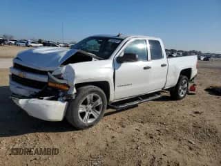 2018 Chevrolet Silverado 1500 Custom с VIN 1GCRCPEC9JZ236489, выставлен на аукционе Copart как лот 46646365 с пробегом 143 744 миль миль и Списание • Salvage title. История ставок и продаж доступна на DreamBid. Изображение 1.
