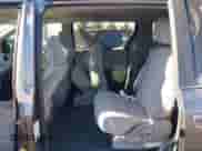 2017 Toyota Sienna LE Auto Access Seat z VIN 5TDKZ3DC8HS841108, wystawiony jako IAAI lot #42794957 z przebiegiem 106 466 mil mil oraz . Historia ofert i sprzedaży dostępna na DreamBid. Obrazek 8.