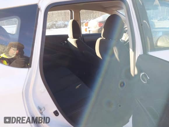 2018 Nissan Note S z VIN 3N1CE2CP6JL362361, wystawiony jako IAAI lot #41307076 z przebiegiem 118 801 mil mil oraz . Historia ofert i sprzedaży dostępna na DreamBid. Obrazek 8.