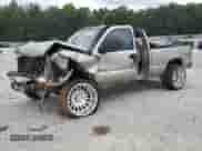 2001 Chevrolet Silverado 2500HD LS z VIN 1GCHK29171E229509, wystawiony jako Copart lot #60524705 z przebiegiem Nie podano mil oraz Szkoda całkowita • Salvage title. Historia ofert i sprzedaży dostępna na DreamBid. Obrazek 1.