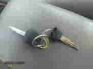 2002 Toyota Camry LE z VIN 4T1BE30K42U572872, wystawiony jako IAAI lot #37272664 z przebiegiem 238 015 mil mil oraz . Historia ofert i sprzedaży dostępna na DreamBid. Obrazek 11.