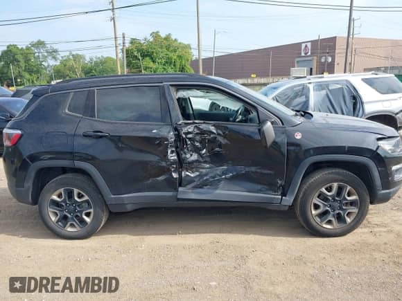 2018 Jeep Compass Trailhawk с VIN 3C4NJDDB0JT129673, выставлен на аукционе IAAI как лот 42887666 с пробегом 121 735 миль миль и . История ставок и продаж доступна на DreamBid. Изображение 13.