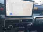 2024 Toyota Tacoma SR5 z VIN 3TMLB5JN9RM057547, wystawiony jako IAAI lot #42865640 z przebiegiem 28 049 mil mil oraz . Historia ofert i sprzedaży dostępna na DreamBid. Obrazek 18.
