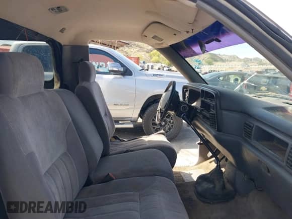 1997 Dodge RAM z VIN 1B7KC26DXVJ528295, wystawiony jako IAAI lot #41831752 z przebiegiem 235 912 mil mil oraz . Historia ofert i sprzedaży dostępna na DreamBid. Obrazek 5.