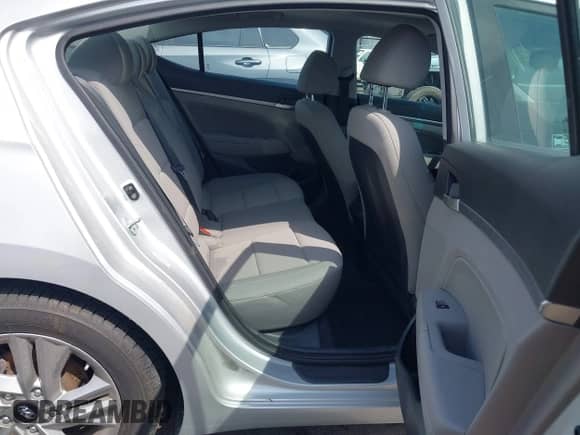 2019 Hyundai Elantra SEL z VIN KMHD84LF8KU876484, wystawiony jako IAAI lot #43148748 z przebiegiem 94 557 mil mil oraz . Historia ofert i sprzedaży dostępna na DreamBid. Obrazek 8.