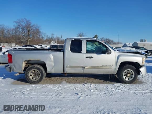 2010 Chevrolet Silverado 1500 LS с VIN 1GCSCREA8AZ275862, выставлен на аукционе IAAI как лот 41621090 с пробегом 280 598 миль миль и . История ставок и продаж доступна на DreamBid. Изображение 14.