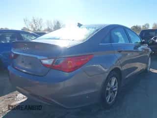 2013 Hyundai Sonata GLS с VIN 5NPEB4AC9DH807285, выставлен на аукционе IAAI как лот 43434603 с пробегом 138 364 миль миль и . История ставок и продаж доступна на DreamBid. Изображение 4.
