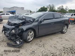 2015 Volvo S60 T5 Drive-E Premier с VIN YV140MFK4F1348785, выставлен на аукционе Copart как лот 80026105 с пробегом 74 217 миль миль и Списание • Salvage title. История ставок и продаж доступна на DreamBid. Изображение 1.