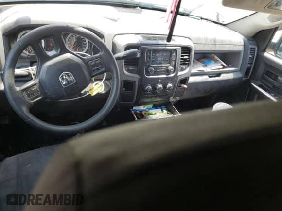 2013 Ram 1500 Tradesman z VIN 1C6RR6FT0DS679562, wystawiony jako Copart lot #60803745 z przebiegiem 193 659 mil mil oraz Szkoda całkowita • Salvage title. Historia ofert i sprzedaży dostępna na DreamBid. Obrazek 8.