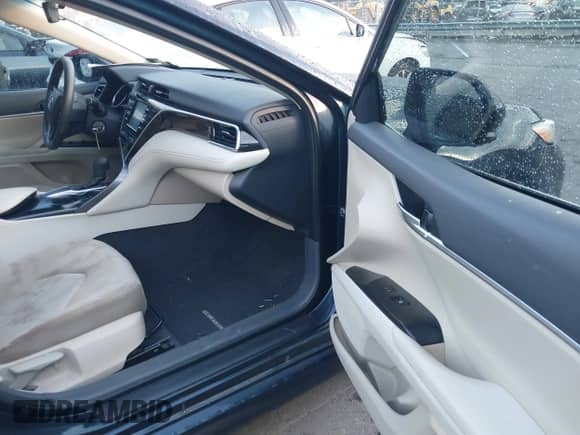 2018 Toyota Camry SE with VIN 4T1B11HK2JU647720, listed as a IAAI auction lot 42849487 with 159,188 mi miles and . Bid and sale history available at DreamBid. Image 5.