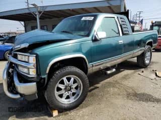 1997 Chevrolet Silverado 2500 с VIN 1GCGC29J6VE112874, выставлен на аукционе Copart как лот 75061484 с пробегом 336 637 миль миль и Списание • Salvage title. История ставок и продаж доступна на DreamBid. Изображение 1.