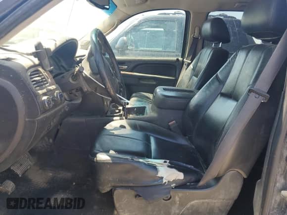 2011 Chevrolet Silverado 3500HD DRW LTZ с VIN 1GC4K1C83BF179637, выставлен на аукционе Copart как лот 59702315 с пробегом 415 236 миль миль и Списание • Salvage title. История ставок и продаж доступна на DreamBid. Изображение 7.