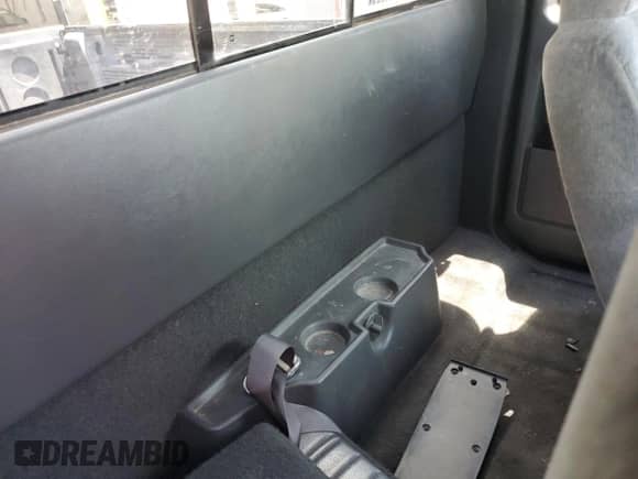 2002 Chevrolet S-10 LS z VIN 1GCCT19W728206034, wystawiony jako Copart lot #65804545 z przebiegiem 154 804 mil mil oraz Czysty tytuł • Clean title. Historia ofert i sprzedaży dostępna na DreamBid. Obrazek 10.
