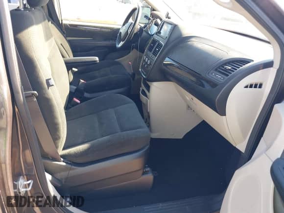 2017 Dodge Grand Caravan SE Plus with VIN 2C4RDGBG9HR605859, listed as a IAAI auction lot 43257168 with 129,712 mi miles and . Bid and sale history available at DreamBid. Image 5.