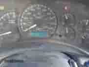 2001 GMC Sierra 1500 SL z VIN 1GTEC14V81Z333066, wystawiony jako IAAI lot #41959464 z przebiegiem 417 637 mil mil oraz . Historia ofert i sprzedaży dostępna na DreamBid. Obrazek 7.