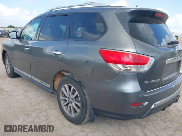 2016 Nissan Pathfinder S z VIN 5N1AR2MN7GC622160, wystawiony jako IAAI lot #42423550 z przebiegiem 179 560 mil mil oraz . Historia ofert i sprzedaży dostępna na DreamBid. Obrazek 3.