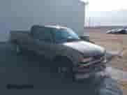 2002 Chevrolet S-10 LS with VIN 1GCCS19W228175875, listed as a IAAI auction lot 43480829 with 176,823 mi miles and . Bid and sale history available at DreamBid. Image 1.
