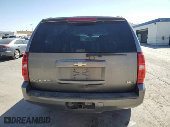 2007 Chevrolet Suburban LTZ с VIN 1GNFC16037R238341, выставлен на аукционе Copart как лот 50886515 с пробегом Не указан миль и Списание • Salvage title. История ставок и продаж доступна на DreamBid. Изображение 6.