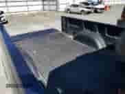 1998 GMC Sierra 1500 z VIN 1GTEC14W8WZ551170, wystawiony jako Copart lot #57386035 z przebiegiem 157 360 mil mil oraz Szkoda całkowita • Salvage title. Historia ofert i sprzedaży dostępna na DreamBid. Obrazek 10.