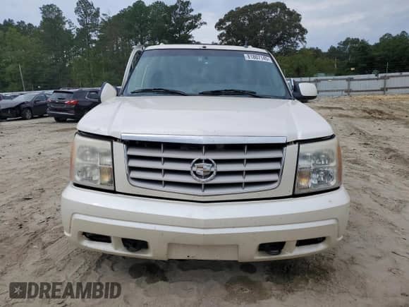 2006 Cadillac Escalade with VIN 1GYEK63N56R145558, listed as a Copart auction lot 81807145 with 239,351 mi miles and Salvage title. Bid and sale history available at DreamBid. Image 5.