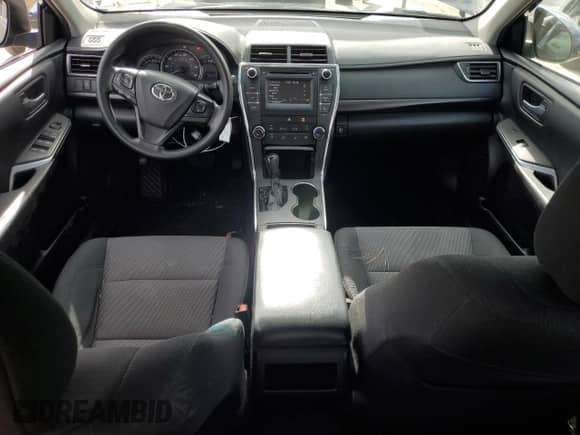 2015 Toyota Camry SE z VIN 4T1BF1FK4FU997605, wystawiony jako Copart lot #90106375 z przebiegiem 96 109 mil mil oraz Szkoda całkowita • Salvage title. Historia ofert i sprzedaży dostępna na DreamBid. Obrazek 8.