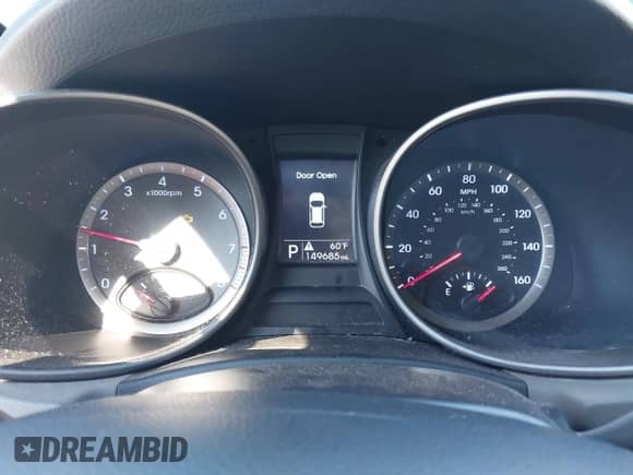 2014 Hyundai Santa Fe z VIN 5XYZTDLB8EG144660, wystawiony jako IAAI lot #43177925 z przebiegiem 149 685 mil mil oraz . Historia ofert i sprzedaży dostępna na DreamBid. Obrazek 7.