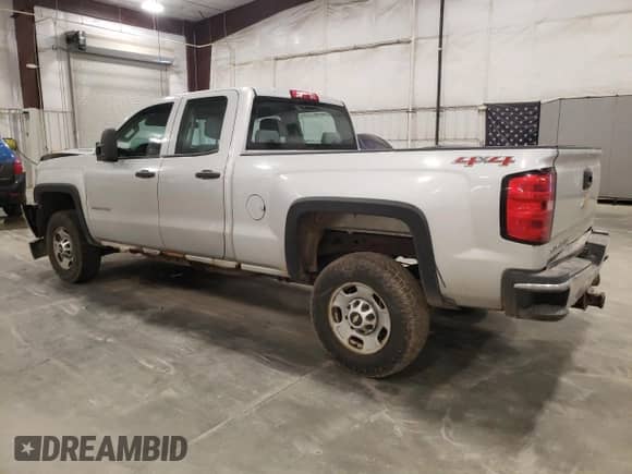 2015 Chevrolet Silverado 2500HD Work Truck z VIN 1GC2KUE86FZ133066, wystawiony jako Copart lot #58849085 z przebiegiem 204 242 mil mil oraz Szkoda całkowita • Salvage title. Historia ofert i sprzedaży dostępna na DreamBid. Obrazek 2.
