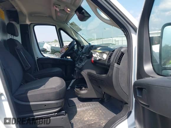 2024 Ram ProMaster Cargo Tradesman с VIN 3C6LRVVG9RE145572, выставлен на аукционе IAAI как лот 43233025 с пробегом 3 464 миль миль и . История ставок и продаж доступна на DreamBid. Изображение 5.