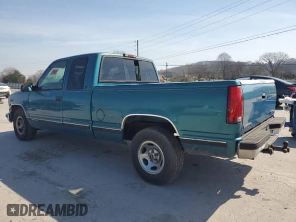 1997 GMC Sierra 1500 z VIN 1GTEC19R9VE510927, wystawiony jako Copart lot #50908545 z przebiegiem 213 770 mil mil oraz Czysty tytuł • Clean title. Historia ofert i sprzedaży dostępna na DreamBid. Obrazek 2.