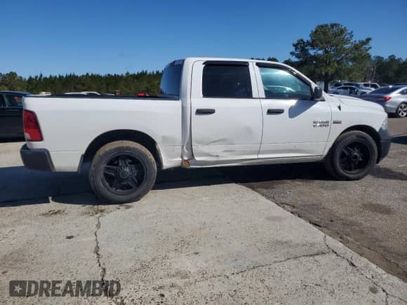 2018 Ram 1500 Tradesman z VIN 3C6RR6KT2JG252246, wystawiony jako Copart lot #47925375 z przebiegiem 186 881 mil mil oraz Szkoda całkowita • Salvage title. Historia ofert i sprzedaży dostępna na DreamBid. Obrazek 3.