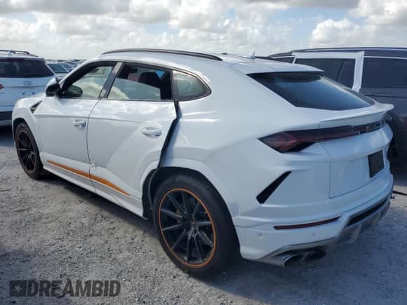 2020 Lamborghini Urus with VIN ZPBUA1ZL3LLA10132, listed as a Copart auction lot 75569384 with Not provided miles and Non repairable. Bid and sale history available at DreamBid. Image 2.