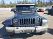 2007 Jeep Wrangler Unlimited Sahara z VIN 1J4GA591X7L147255, wystawiony jako Copart lot #82341025 z przebiegiem 189 755 mil mil oraz Czysty tytuł • Clean title. Historia ofert i sprzedaży dostępna na DreamBid. Obrazek 5.