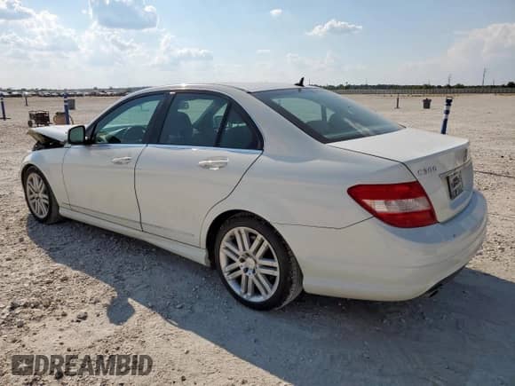 2008 Mercedes-Benz C 300 Sport z VIN WDDGF81X18F090264, wystawiony jako Copart lot #81241495 z przebiegiem 130 934 mil mil oraz Szkoda całkowita • Salvage title. Historia ofert i sprzedaży dostępna na DreamBid. Obrazek 2.
