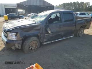 2011 Chevrolet Silverado 1500 LS z VIN 3GCPCREA4BG101987, wystawiony jako Copart lot #80147265 z przebiegiem 175 913 mil mil oraz Szkoda całkowita • Salvage title. Historia ofert i sprzedaży dostępna na DreamBid. Obrazek 1.