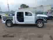 2024 Ram 1500 Big Horn z VIN 1C6SRFFT7RN125927, wystawiony jako IAAI lot #41519700 z przebiegiem 1 263 mil mil oraz . Historia ofert i sprzedaży dostępna na DreamBid. Obrazek 18.