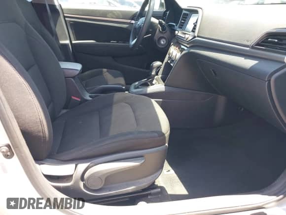 2019 Hyundai Elantra SEL z VIN 5NPD84LFXKH436488, wystawiony jako IAAI lot #42421992 z przebiegiem 92 811 mil mil oraz . Historia ofert i sprzedaży dostępna na DreamBid. Obrazek 5.
