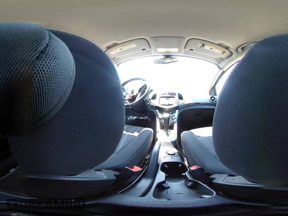 2016 Chevrolet Sonic LT z VIN 1G1JC5SBXG4122318, wystawiony jako IAAI lot #42441420 z przebiegiem 26 574 mil mil oraz . Historia ofert i sprzedaży dostępna na DreamBid. Obrazek 18.