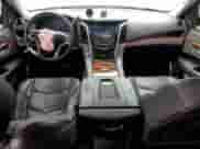 2018 Cadillac Escalade ESV z VIN 1GYS3GKJ1JR268657, wystawiony jako Copart lot #86831644 z przebiegiem 93 144 mil mil oraz Szkoda całkowita • Salvage title. Historia ofert i sprzedaży dostępna na DreamBid. Obrazek 8.