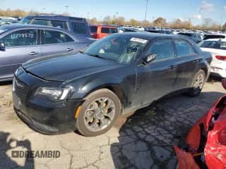 2018 Chrysler 300 S with VIN 2C3CCAGG1JH165621, listed as a Copart auction lot 90070555 with 60,628 mi miles and Salvage title. Bid and sale history available at DreamBid. Image 1.