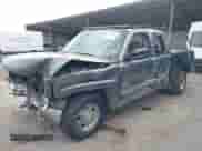 1999 Chevrolet Silverado 2500 LS z VIN 1GCGK29U8XE153524, wystawiony jako IAAI lot #41400306 z przebiegiem 240 271 mil mil oraz . Historia ofert i sprzedaży dostępna na DreamBid. Obrazek 2.