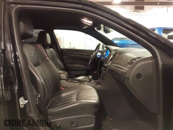 2014 Chrysler 300 S with VIN 2C3CCAGG3EH331532, listed as a IAAI auction lot 42560164 with 164,617 mi miles and . Bid and sale history available at DreamBid. Image 5.