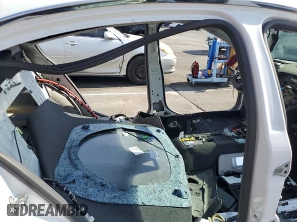 2016 Chevrolet SS с VIN 6G3F15RW1GL204720, выставлен на аукционе Copart как лот 42984425 с пробегом Не указан миль и Списание • Salvage title. История ставок и продаж доступна на DreamBid. Изображение 10.